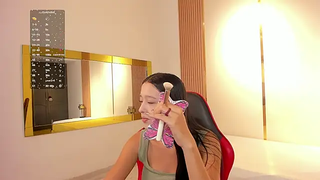 Snapshot of EmmiHops chatting on 24, 11, 2025 EmmiHops online show from 24, 11, 2025