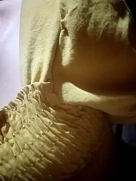 bree-zz online show from 23, 4, 2026