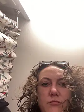 sexybriiiixoxo online show from 21, 4, 2026