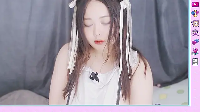 Snapshot of hertemis chatting on 14, 11, 2025 hertemis online show from 14, 11, 2025