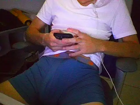 Snapshot of AlbertoRuiz086 chatting on 15, 10, 2025 AlbertoRuiz086 online show from 15, 10, 2025