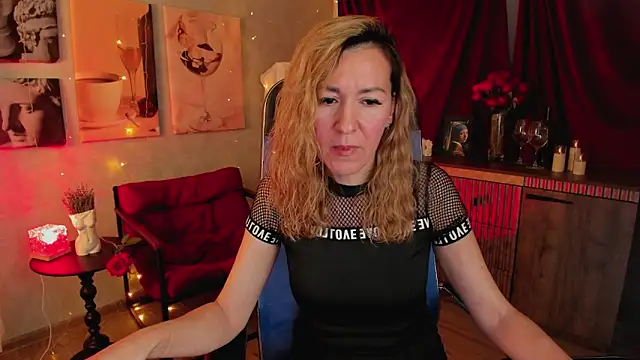 Snapshot of DonnaSmitth chatting on 3, 4, 2026 DonnaSmitth online show from 3, 4, 2026