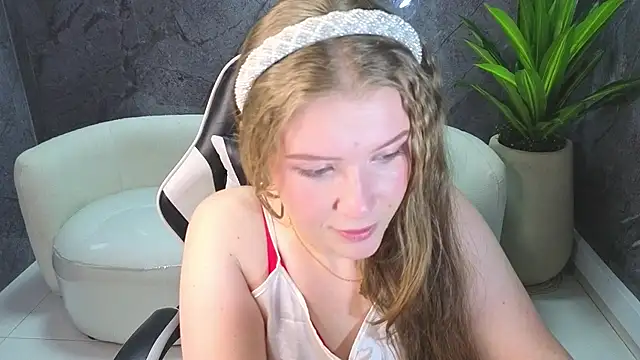 Snapshot of carla_tp chatting on 18, 10, 2025 carla tp online show from 18, 10, 2025