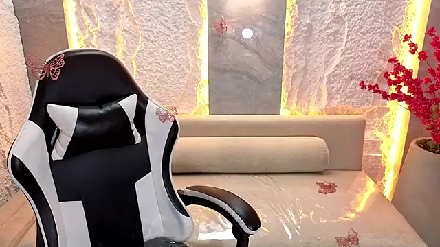 Snapshot of carla_tp chatting on 31, 10, 2025 carla tp online show from 31, 10, 2025