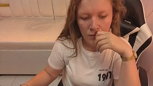 Snapshot of carla_tp chatting on 29, 11, 2025 carla tp online show from 29, 11, 2025