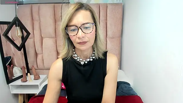 Issa Milf   online show from 29, 4, 2026