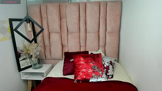 Snapshot of Issa_Milf__ chatting on 27, 5, 2026 Issa Milf online show from 27, 5, 2026