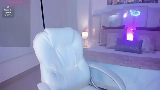 zharaa fox online show from 29, 4, 2026