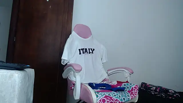 Snapshot of Adrew_fox chatting on 23, 10, 2025 Adrew fox online show from 23, 10, 2025