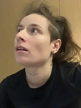 GoldenPussy1329 online show from 3, 3, 2026