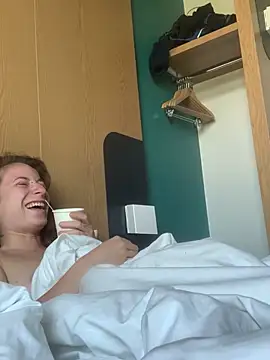 GoldenPussy1329 online show from 23, 4, 2026