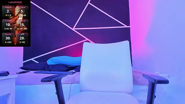 Snapshot of VynnyBlacke_ chatting on 12, 10, 2025 VynnyBlacke online show from 12, 10, 2025