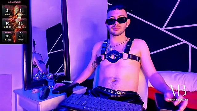 Snapshot of VynnyBlacke_ chatting on 25, 10, 2025 VynnyBlacke online show from 25, 10, 2025