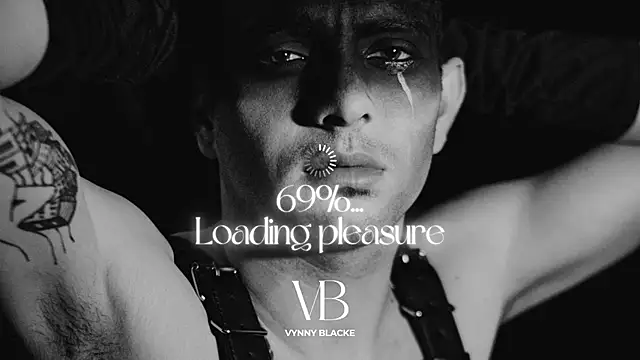 Snapshot of VynnyBlacke_ chatting on 8, 11, 2025 VynnyBlacke online show from 8, 11, 2025