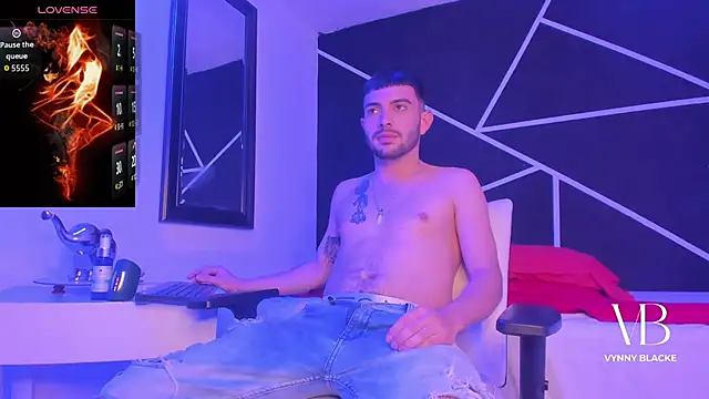 Snapshot of VynnyBlacke_ chatting on 1, 12, 2025 VynnyBlacke online show from 1, 12, 2025