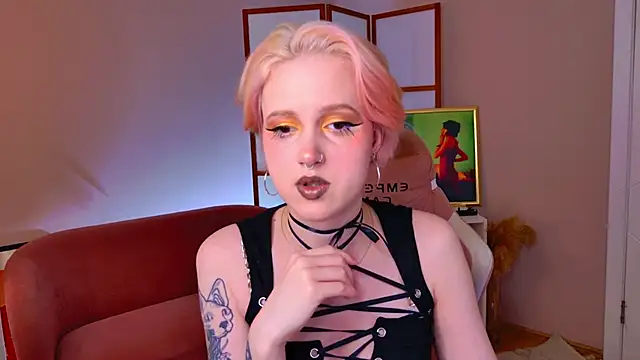 luna son online show from 8, 11, 2025