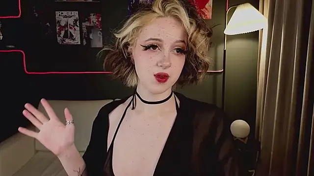 luna son online show from 22, 4, 2026