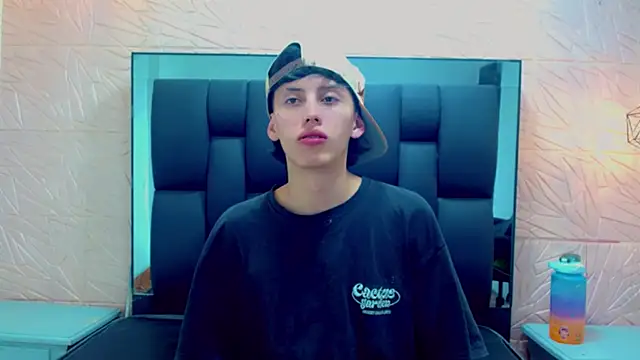 Snapshot of thaigo_twink38 chatting on 26, 11, 2025 thaigo twink38 online show from 26, 11, 2025