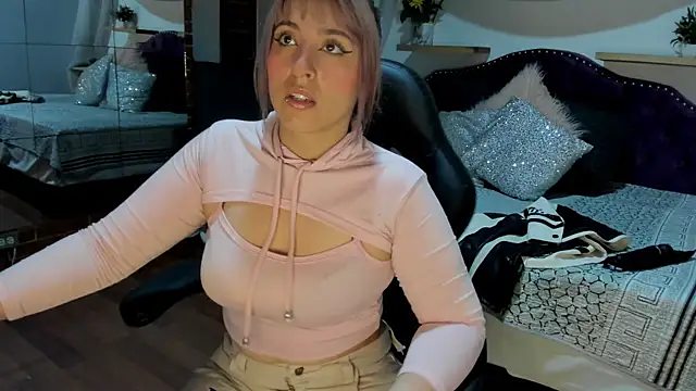 sophialyh 1 online show from 5, 11, 2025