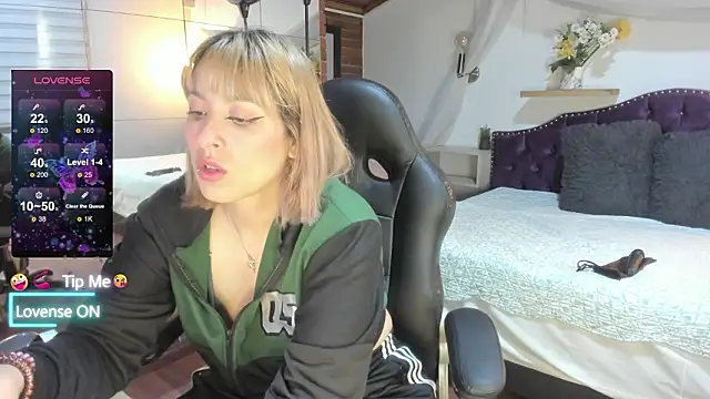 sophialyh 1 online show from 6, 3, 2026