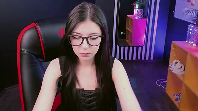 Snapshot of Azaliya_Haze chatting on 3, 10, 2025 Azaliya Haze online show from 3, 10, 2025