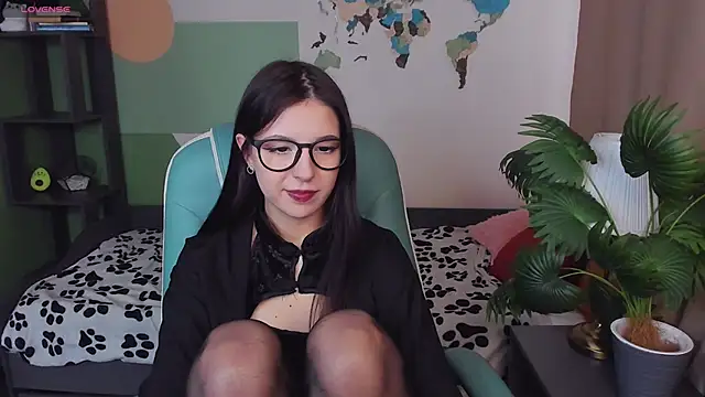 Snapshot of Azaliya_Haze chatting on 14, 11, 2025 Azaliya Haze online show from 14, 11, 2025