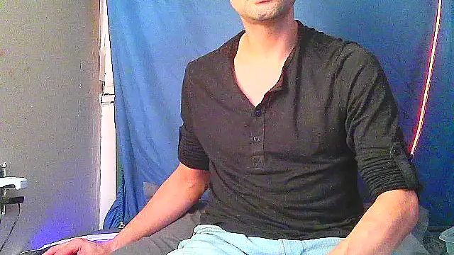 Snapshot of highinhtxx chatting on 10, 10, 2025 highinhtxx online show from 10, 10, 2025