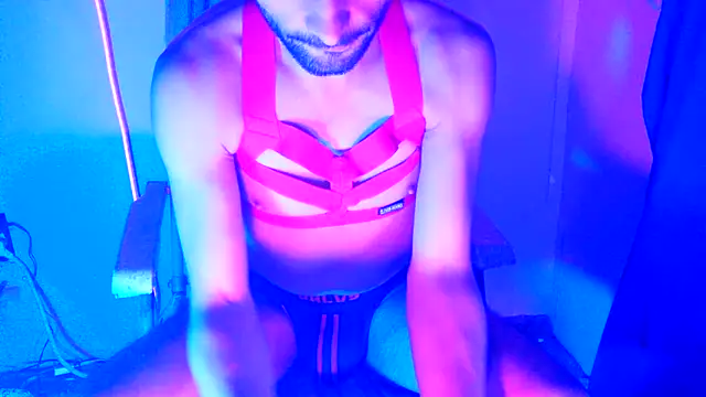 Snapshot of highinhtxx chatting on 17, 11, 2025 highinhtxx online show from 17, 11, 2025