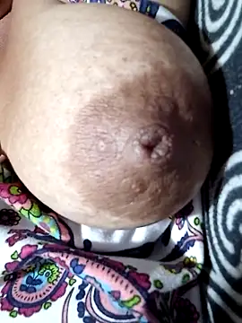 Hotmommax online show from 5, 3, 2026