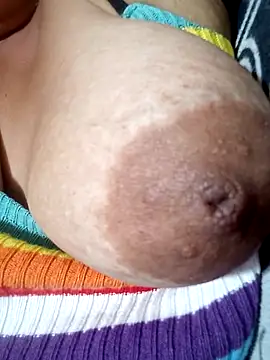 Hotmommax online show from 22, 4, 2026