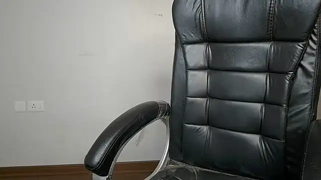 mooonlightbaby online show from 11, 4, 2026