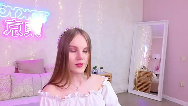 Lili Lohan online show from 15, 5, 2026