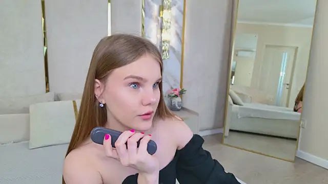 Lili Lohan online show from 18, 5, 2026