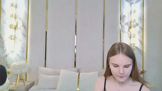 Lili Lohan online show from 19, 5, 2026