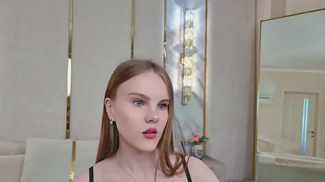 Lili Lohan online show from 25, 5, 2026