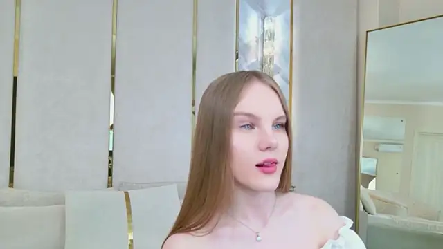 Lili Lohan online show from 27, 5, 2026