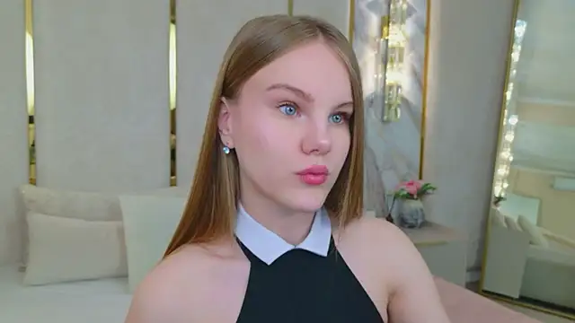 Lili Lohan online show from 12, 6, 2026
