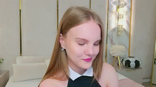 Lili Lohan online show from 9, 7, 2026