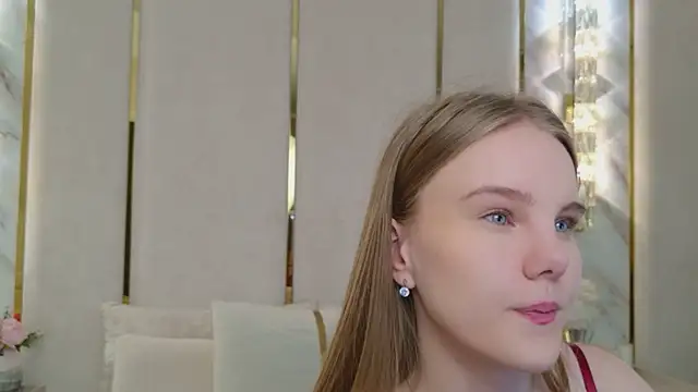 Lili Lohan online show from 26, 7, 2026