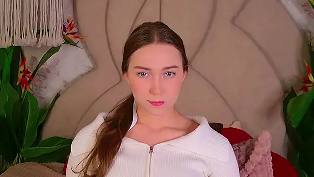 Snapshot of OliviaLay chatting on 21, 11, 2025 OliviaLay online show from 21, 11, 2025