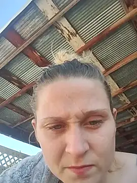 Queen2454 online show from 28, 9, 2025