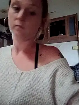 Queen2454 online show from 11, 4, 2026