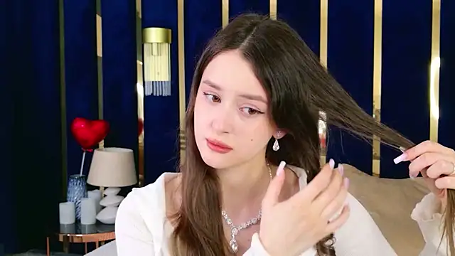 EvaSwen online show from 9, 4, 2026