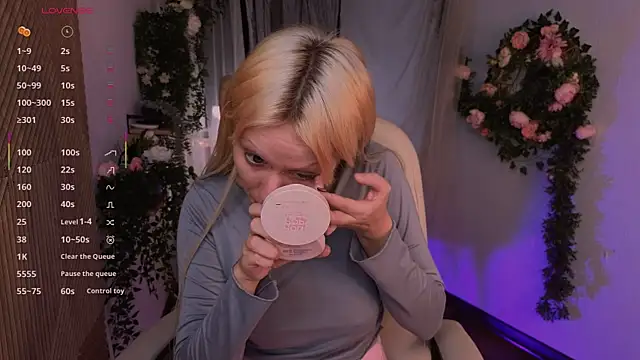 kitten murray  online show from 18, 11, 2025