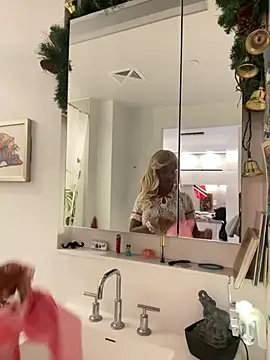 tia   fox online show from 12, 3, 2026