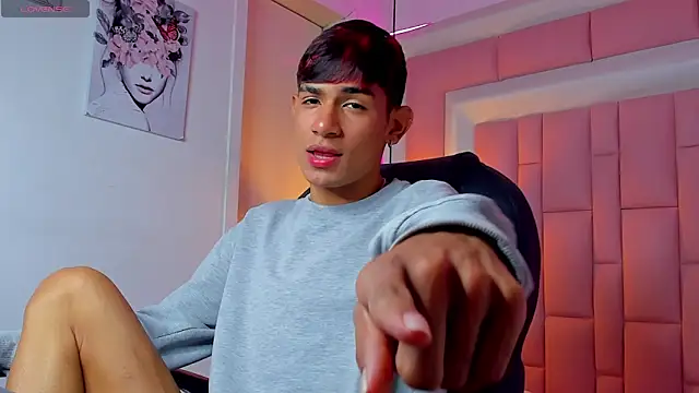 Snapshot of cherub_ chatting on 19, 12, 2025 cherub online show from 19, 12, 2025