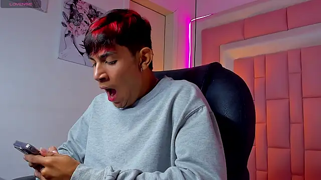 Snapshot of cherub_ chatting on 20, 12, 2025 cherub online show from 20, 12, 2025