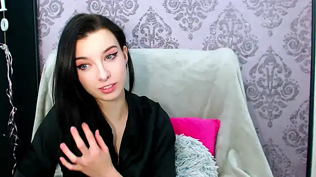 Snapshot of DominantLuna chatting on 3, 12, 2025 DominantLuna online show from 3, 12, 2025