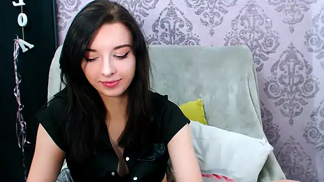 Snapshot of DominantLuna chatting on 16, 12, 2025 DominantLuna online show from 16, 12, 2025