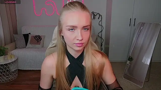 TessaGrays online show from 13, 4, 2026